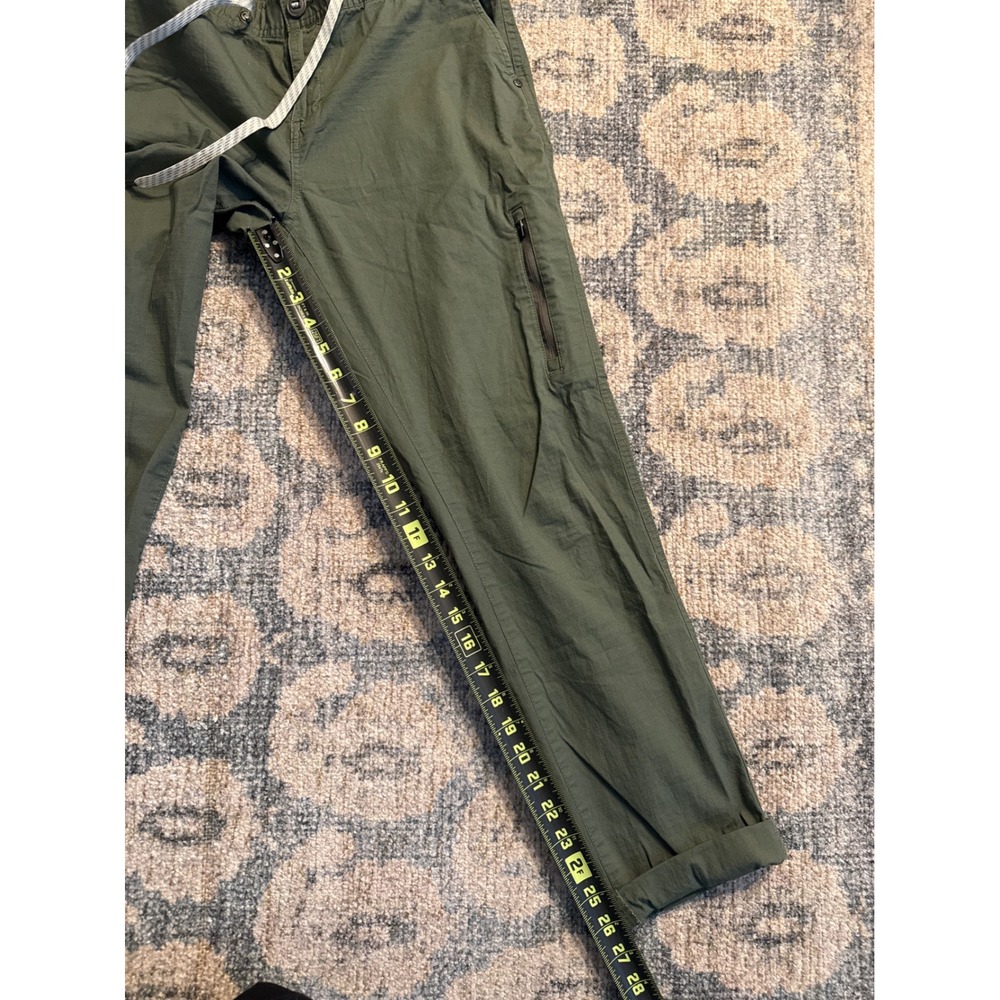 Vuori Women's Ripstop Pants Army Green Size Medium Pristine Condition - Picture 4 of 6